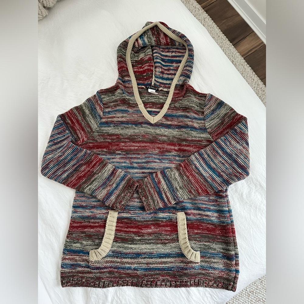 VENUS Hooded Sweater